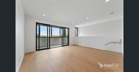 Stunning Brand-New Residence Featuring a Sun-Filled North Aspect & Winter Garden - Photo 2