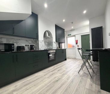 1 bedroom in a house share to rent - Photo 5