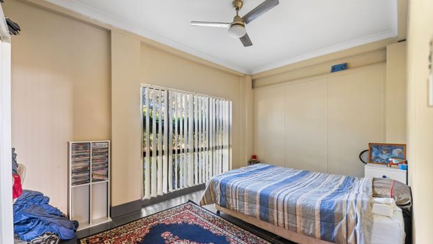 Two bedroom ground floor Unit - Photo 1