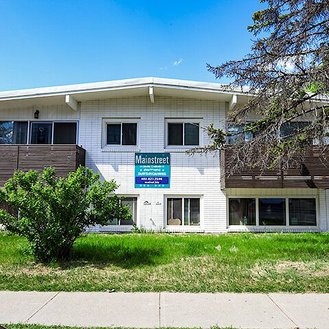 116 12 Avenue NW, Calgary - Photo 1