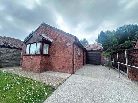 St. Peters Avenue, Abertawe, SA5 - Photo 2