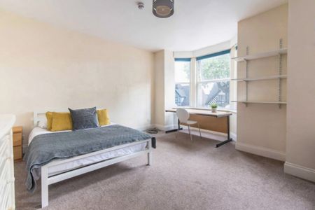 6 bed Barn Conversion for Rent - Photo 3