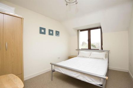18 Castlehill Place, 607 Upper Newtownards Road, Belfast, BT4 3LQ - Photo 5