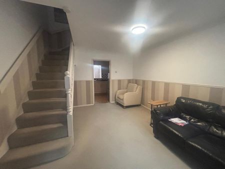 2 bedroom terraced house to rent - Photo 2
