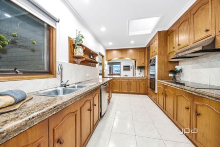 RARE TO FIND AND SPACE FOR ALL - Photo 3