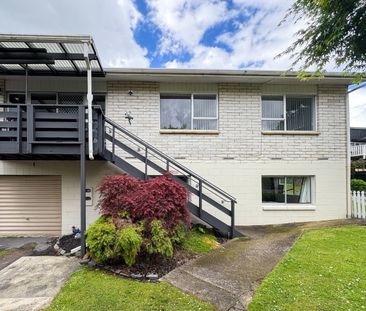 Spacious Four Bedroom Family Home in a Great Location - Sunnybrook - Photo 2