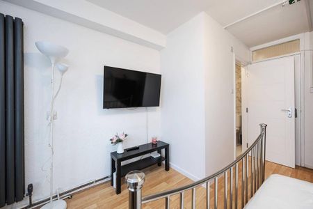 4 bedroom flat to rent - Photo 3