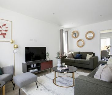 3 bedroom semi-detached house to rent - Photo 3