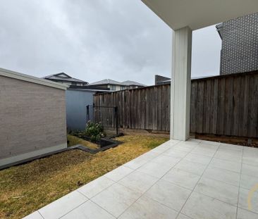 Modern 3 Bedroom Family Home&excl; - Photo 6