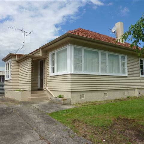 67 Jellicoe Drive, Hamilton East — - Photo 1