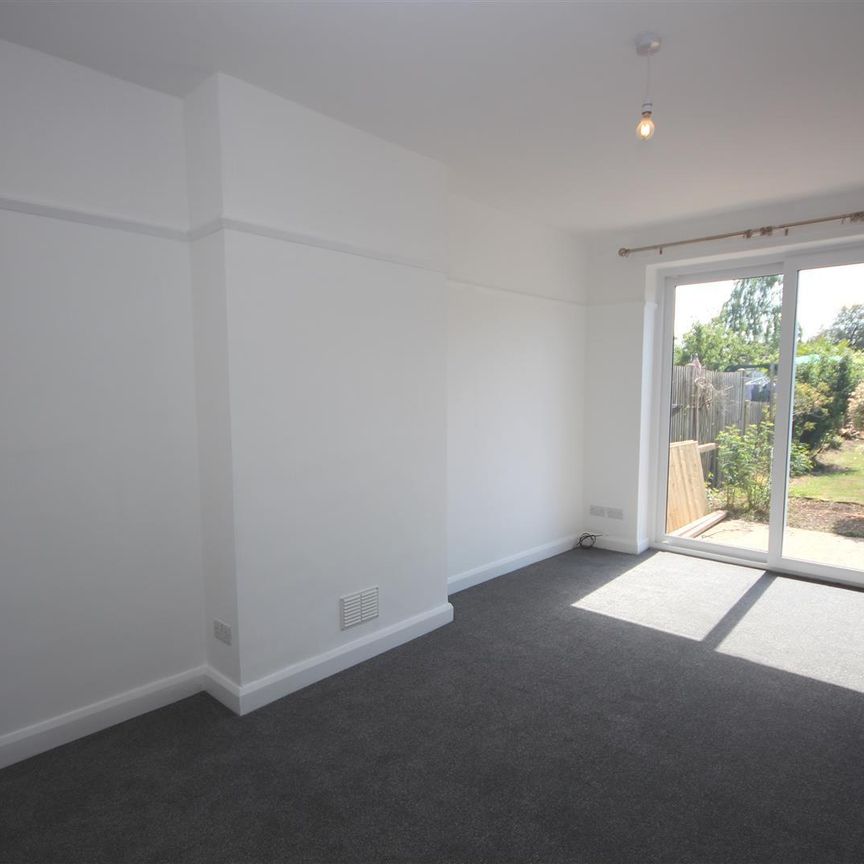 3 bedroom Semi-Detached House to let - Photo 1