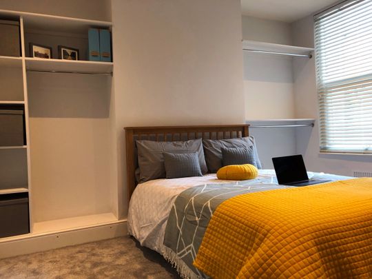 6 Bed Terraced House, Garmoyle Road, L15 - Photo 1