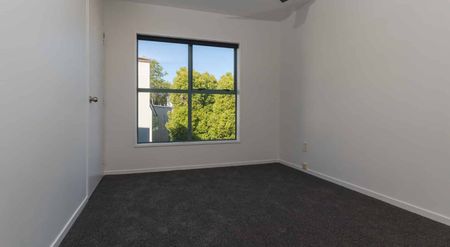 Parnell Beauty With Parking - Photo 3