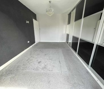 Lees Road, Ashton Under Lyne - Photo 4