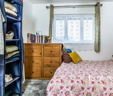 2 bedroom semi-detached house to rent - Photo 2