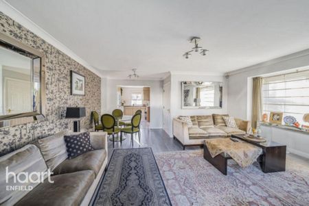 4 bedroom semi-detached house to rent - Photo 3