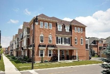 For Lease - 19 Portsdown Road, Brampton, Ontario - Photo 2