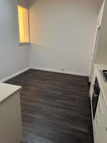 3 Bedroom Unit Located in Main Street - Photo 3
