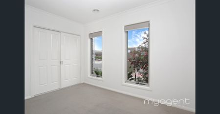 Modern 2 Bedroom Unit - Photo 2