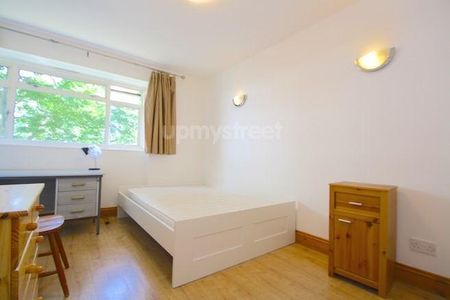 1 bedroom in a house share to rent - Photo 2