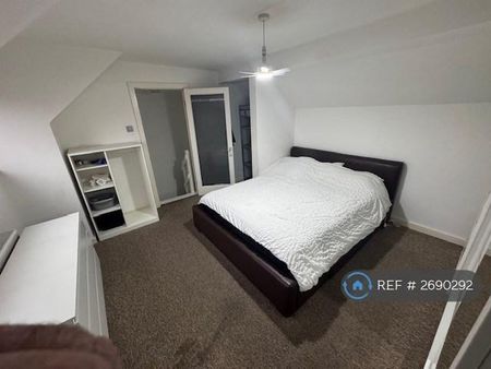 1 bedroom in a house share to rent - Photo 5