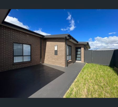 2/1B Oxford Street, Greta, NSW 2334 - Photo 2