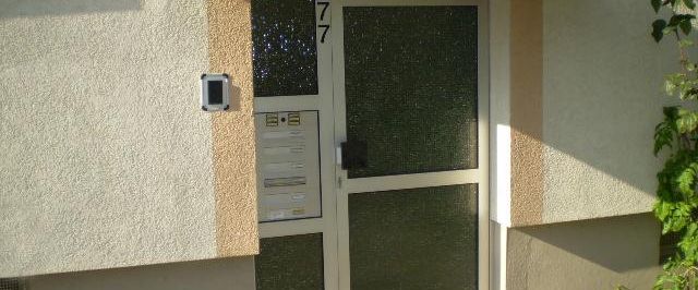 Gemütliche 2,5-Zimmer Wohnung mit Balkon in Rodgau! - Photo 1