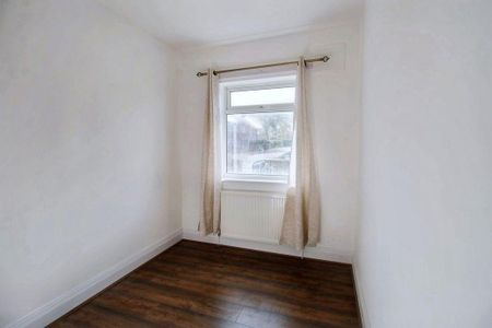 2 bed lower flat to rent in NE6 - Photo 2