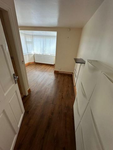 5 bedroom house to rent - Photo 2