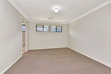 Step into This Home and You Will Appreciate the Size&excl; - Photo 2