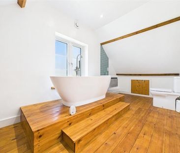 4 bedroom semi-detached house to rent - Photo 5