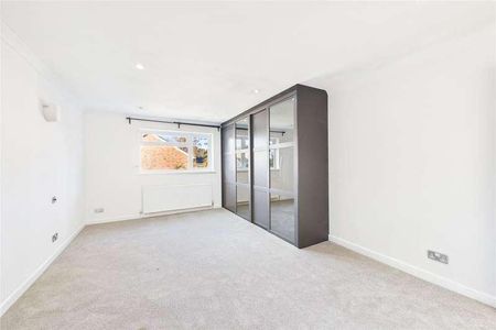 Pendragon Way, Camberley, Surrey, GU15 - Photo 5