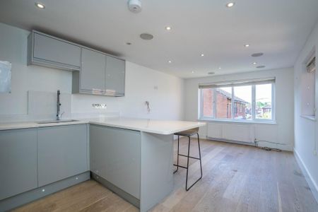 3 bedroom apartment to rent - Photo 4