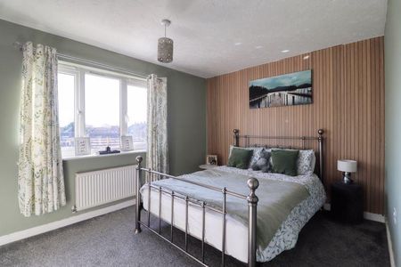 3 bedroom semi-detached house to rent - Photo 5