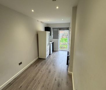 Studio to rent - Photo 6