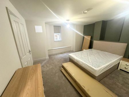 1 bedroom in a house share to rent - Photo 3