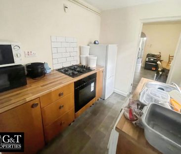 2 bedroom semi-detached house to rent - Photo 5
