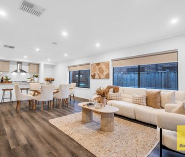 GREAT FAMILY HOME! - Photo 2