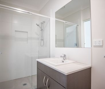 Spacious, Appealing & Homely - Photo 5