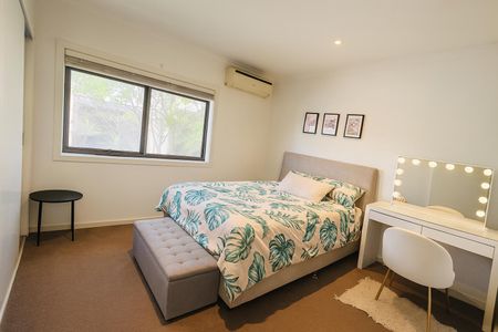 Beautiful 2-Bedroom Residence with Modern Comforts in Glenroy - Photo 3