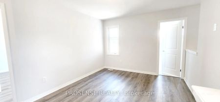 Property For Lease | X9256928 - Photo 2