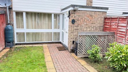 3 bedroom terraced house to rent - Photo 5