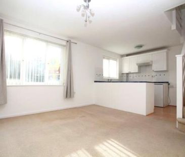 The Orchard, Lightwater, Surrey, GU18 - Photo 3