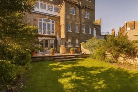 3 bedroom flat to rent - Photo 5