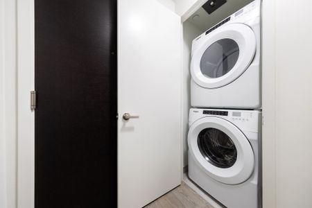 For Lease - 3 Rosewater Street Unit# 510, Richmond Hill, Ontario - Photo 2