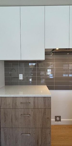 Appartement style Condo 4 1/2 PLUS OU 5 LUMINEUX - Photo 1