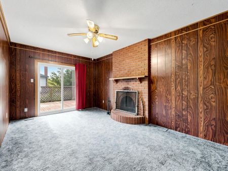 For Lease - 94 Howlett Avenue, Newmarket, Ontario - Photo 4