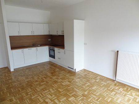 Gemütliche und geräumige Mietwohnung mit neuer Küche und großem Wohn- Esszimmer …! - Photo 2