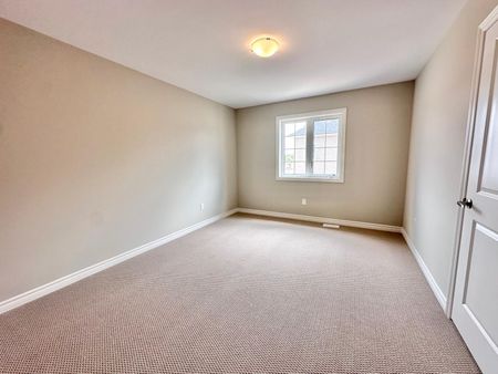 For Lease - 209 Clipper Drive, Clearview, Ontario - Photo 5