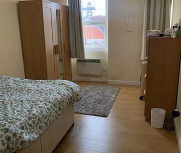 Room in a Shared Flat, Camberwell Church Street, SE5 - Photo 5
